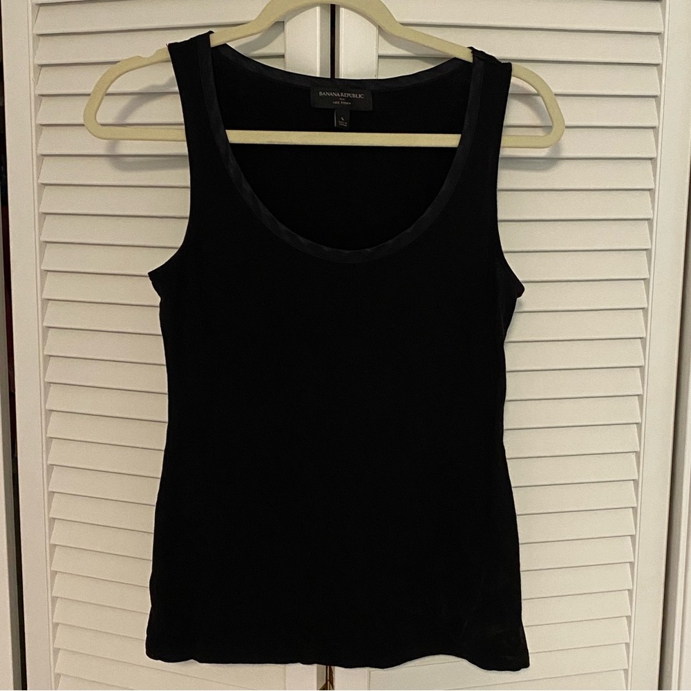 Black Banana Republic tank
